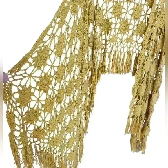 Daytrip Crochet Vest - Picture 2 of 5